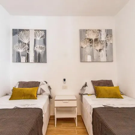 Elegant With Mountain View In Playa De La Americas 60 Sqm Shared Pool Appartement Playa de las Américas