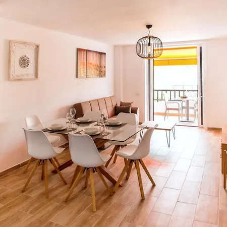 Appartement Elegant With Mountain View In Playa De La Americas 60 Sqm Shared Pool