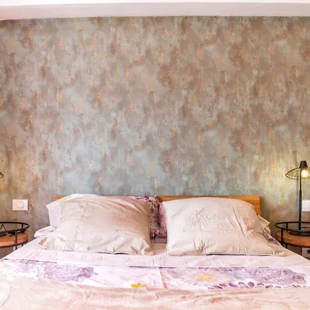 Beachside Oasis: 2-bedroom With Pool & Wi-fi Playa de las Americas (Tenerife)